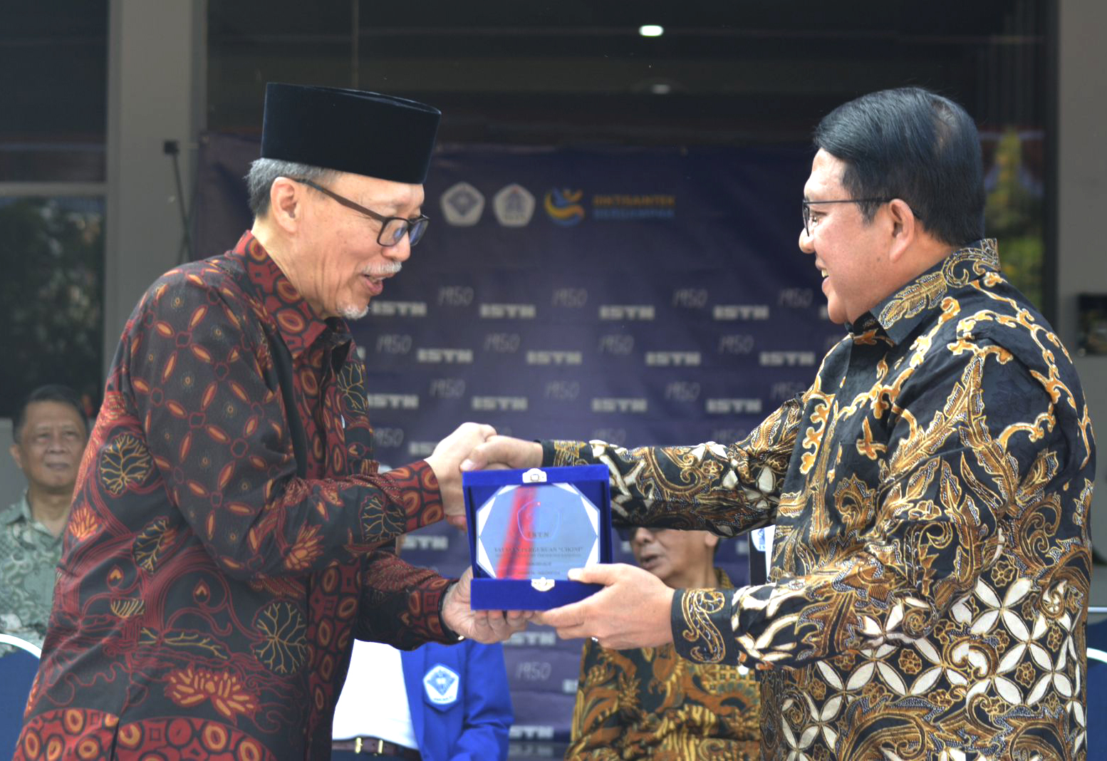 Acara Penandatanganan MOU Ketua DPK APINDO Kabupaten Bogor dengan Rektor ISTN (Institut Saint dan Teknologi Nasional) di Kampus Srengseng, Jakarta Selatan. 01 Agustus 2025